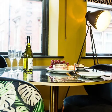 Luxury Travel Emporium Ls1 - Luxury Centre アパート