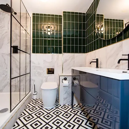 Luxury Travel Emporium Ls1 - Luxury Centre *