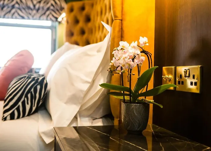 Luxury Travel Emporium Ls1 - Luxury Centre *