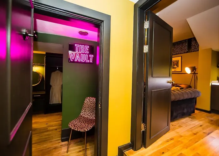 Luxury Travel Emporium Ls1 - Luxury Centre