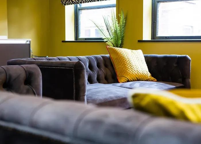 Luxury Travel Emporium Ls1 - Luxury Centre * Лидс